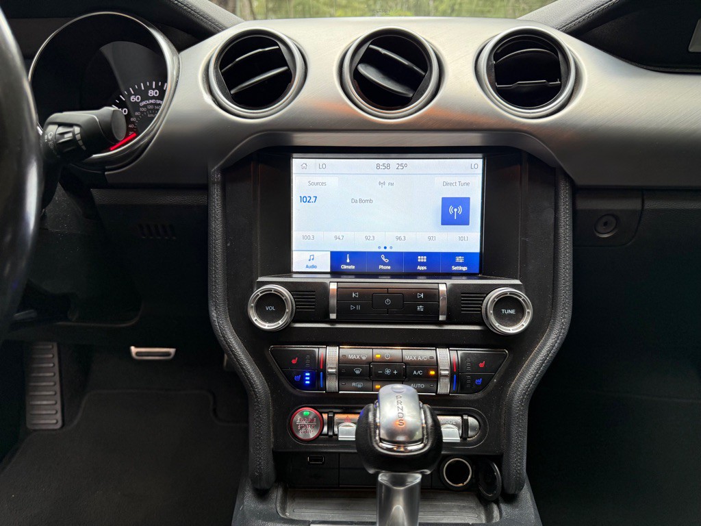 2022 Ford Mustang Image 24