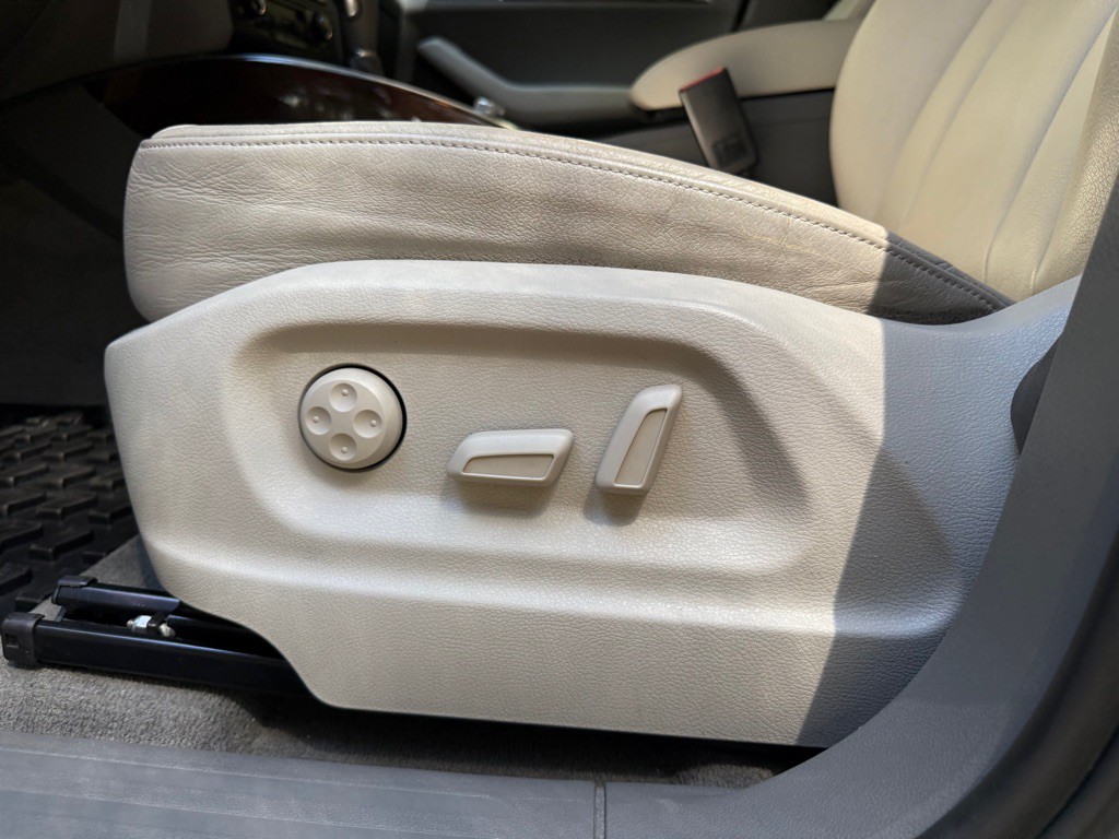 2012 Audi Q5 Image 11