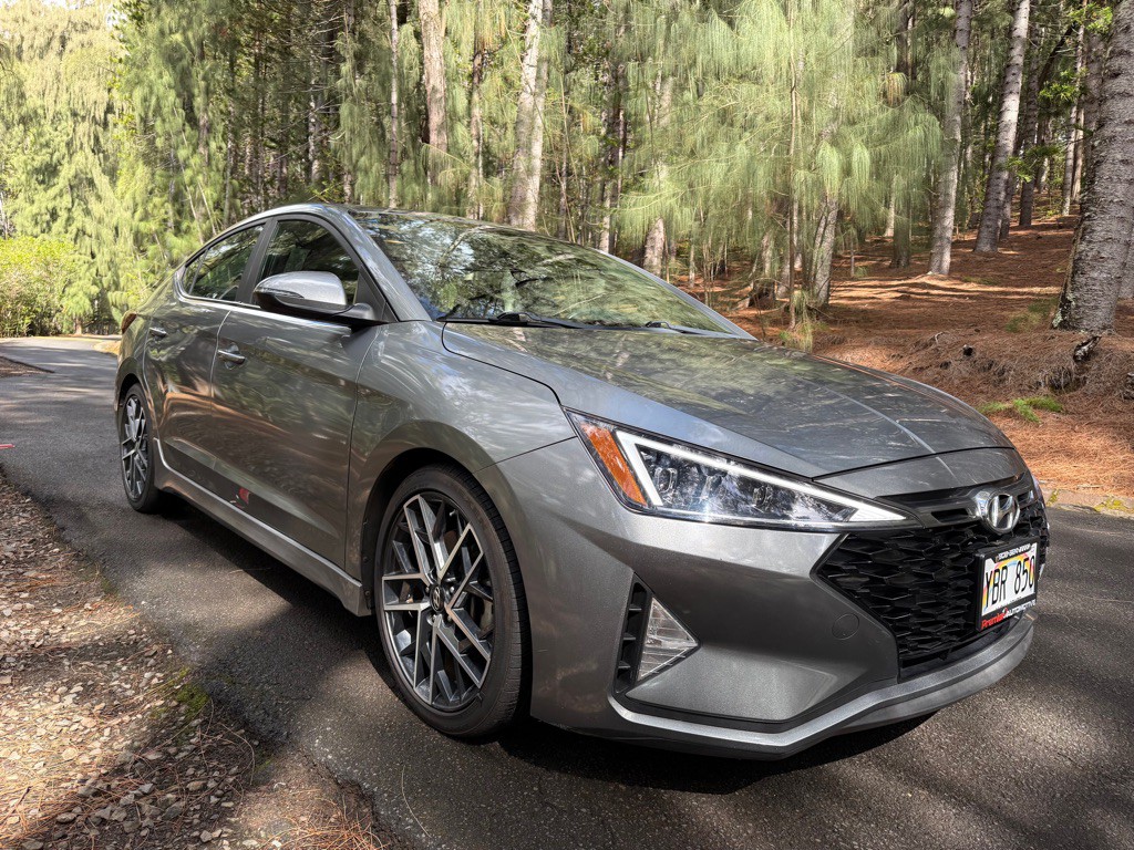 2019 Hyundai Elantra Image 3