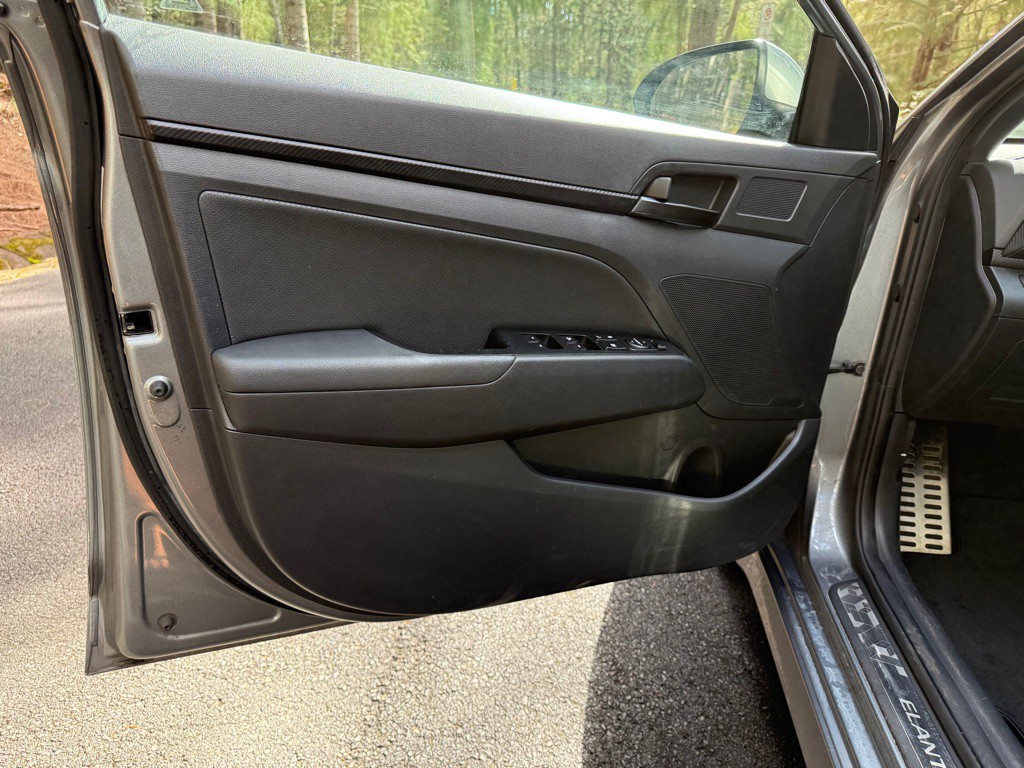 2019 Hyundai Elantra Image 9