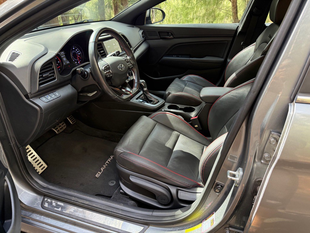 2019 Hyundai Elantra Image 11