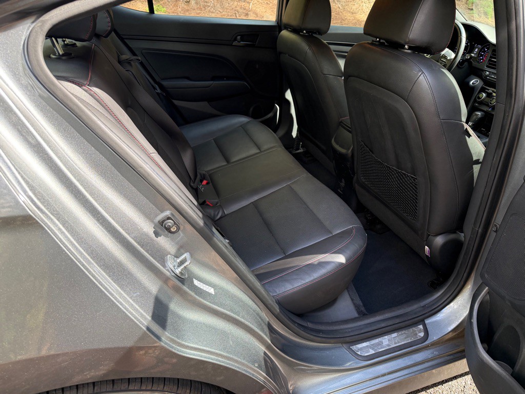 2019 Hyundai Elantra Image 18