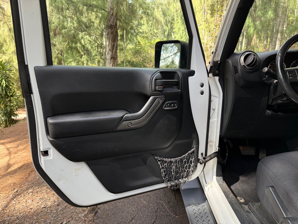 2017 Jeep Wrangler Image 9