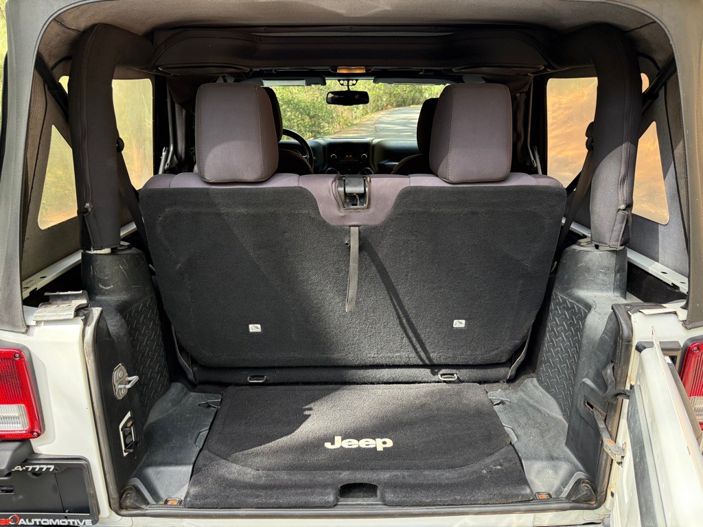 2017 Jeep Wrangler Image 16