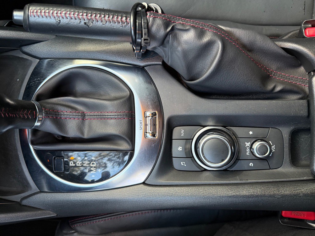 2018 Mazda MX-5 Miata Image 16