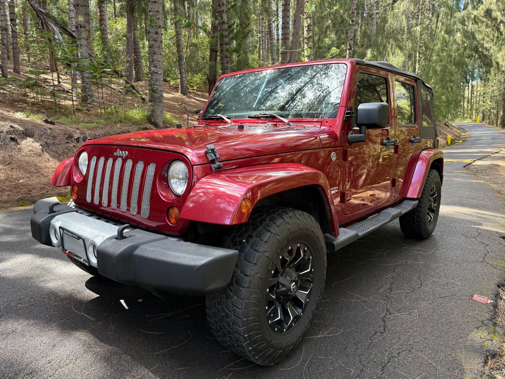 2011 Jeep Wrangler Unlimited Image 1