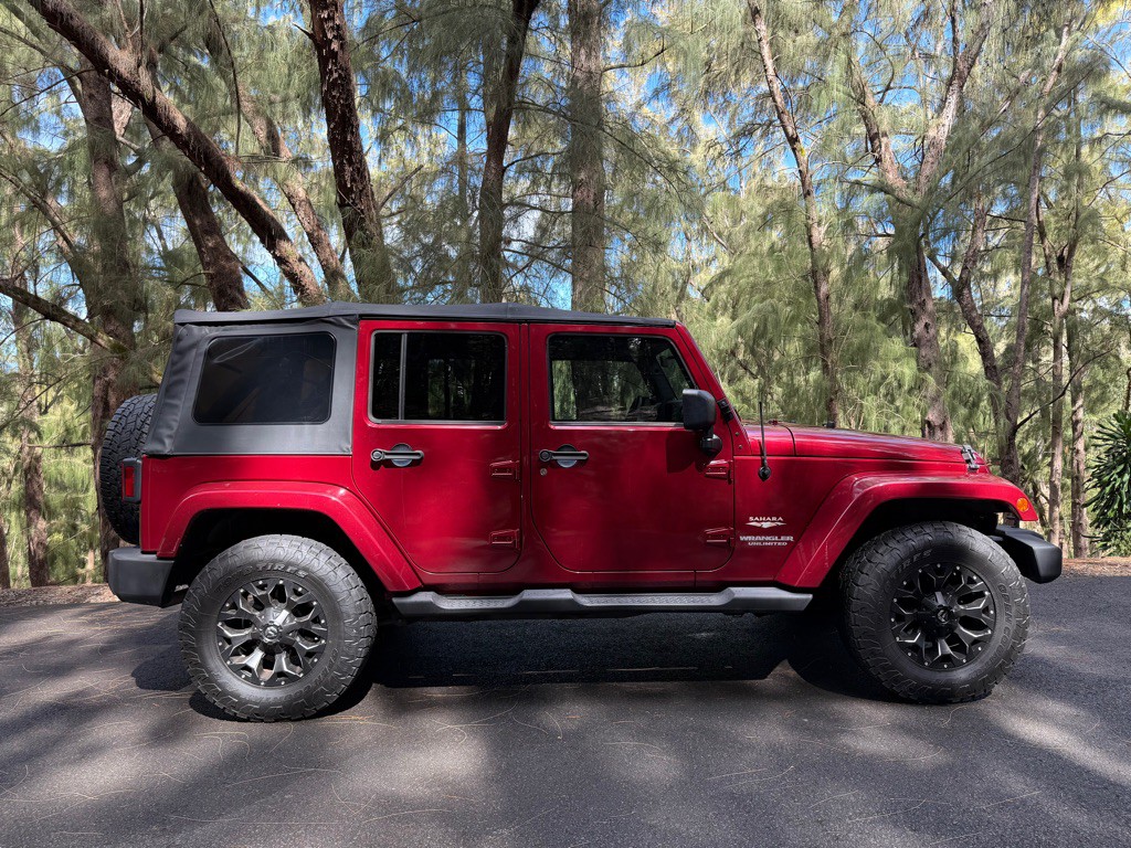 2011 Jeep Wrangler Unlimited Image 8