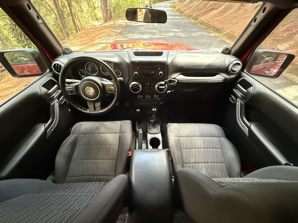 2011 Jeep Wrangler Unlimited Image 11