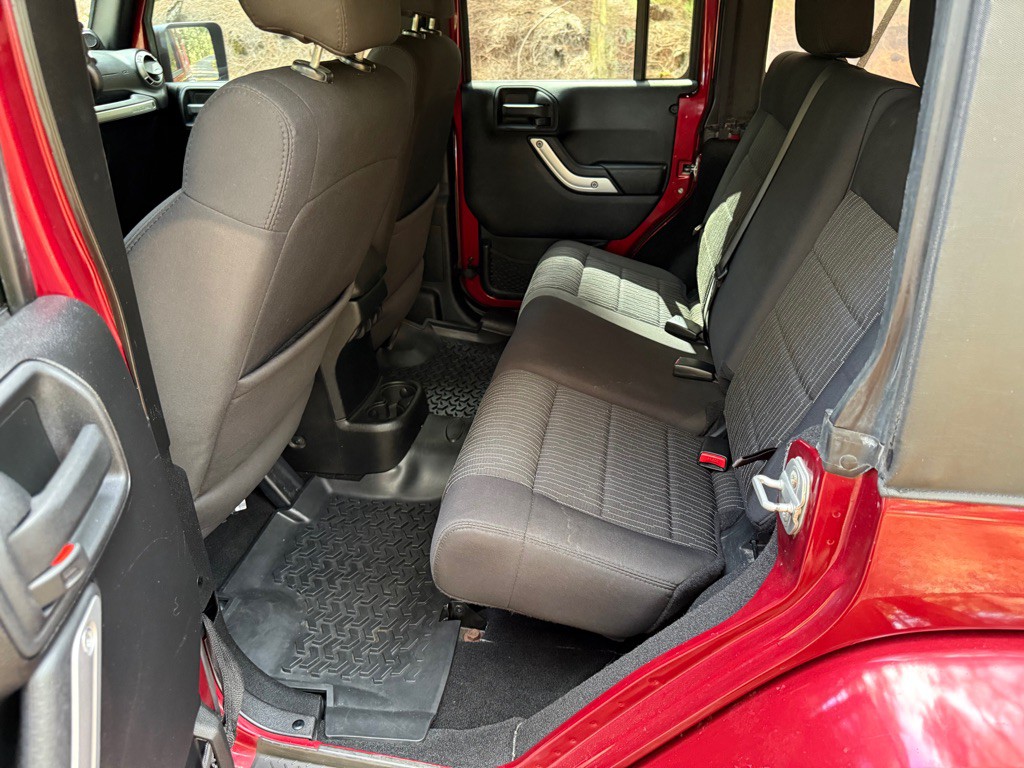 2011 Jeep Wrangler Unlimited Image 15