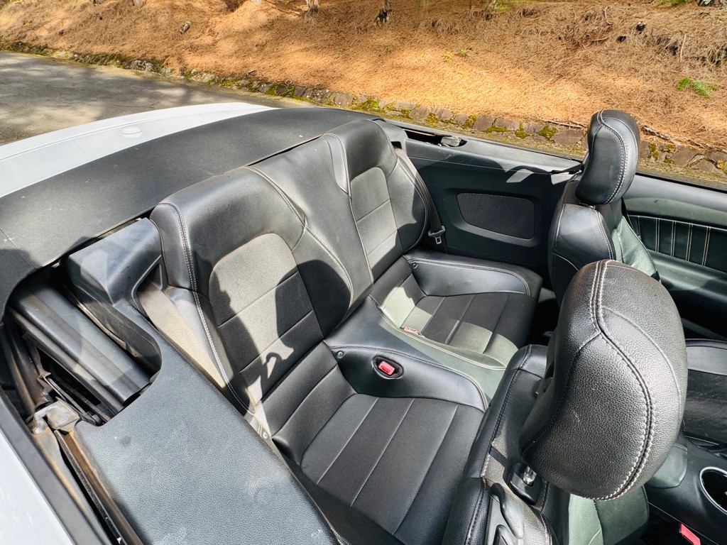 2020 Ford Mustang Image 21