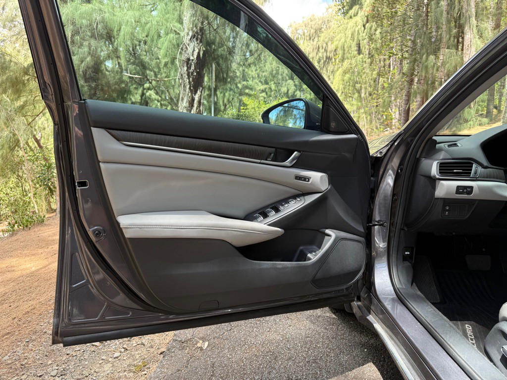 2018 Honda Accord Image 9