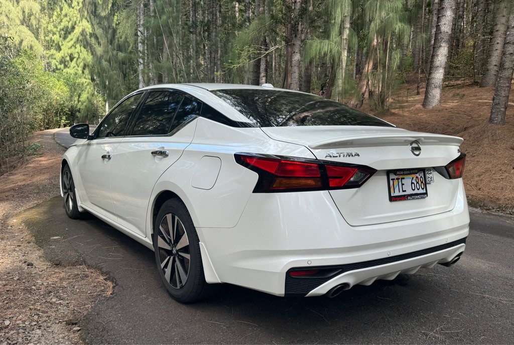 2019 Nissan Altima Image 10