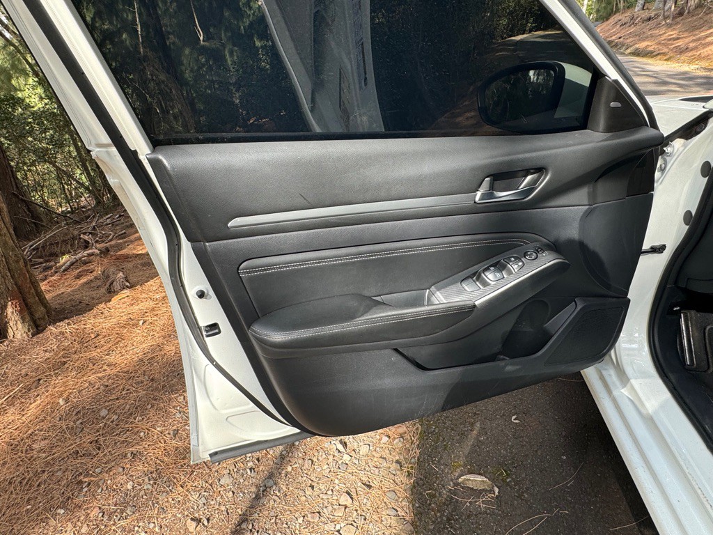 2019 Nissan Altima Image 16