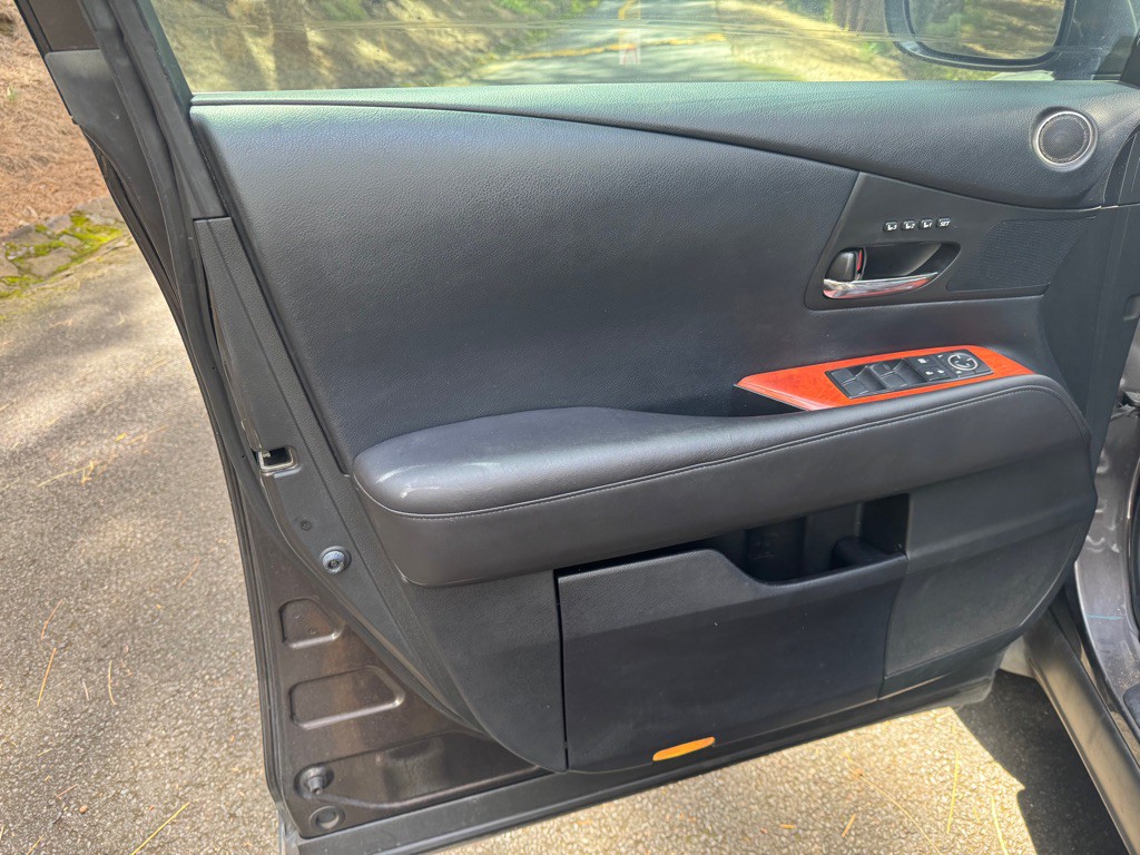 2010 Lexus RX Image 13