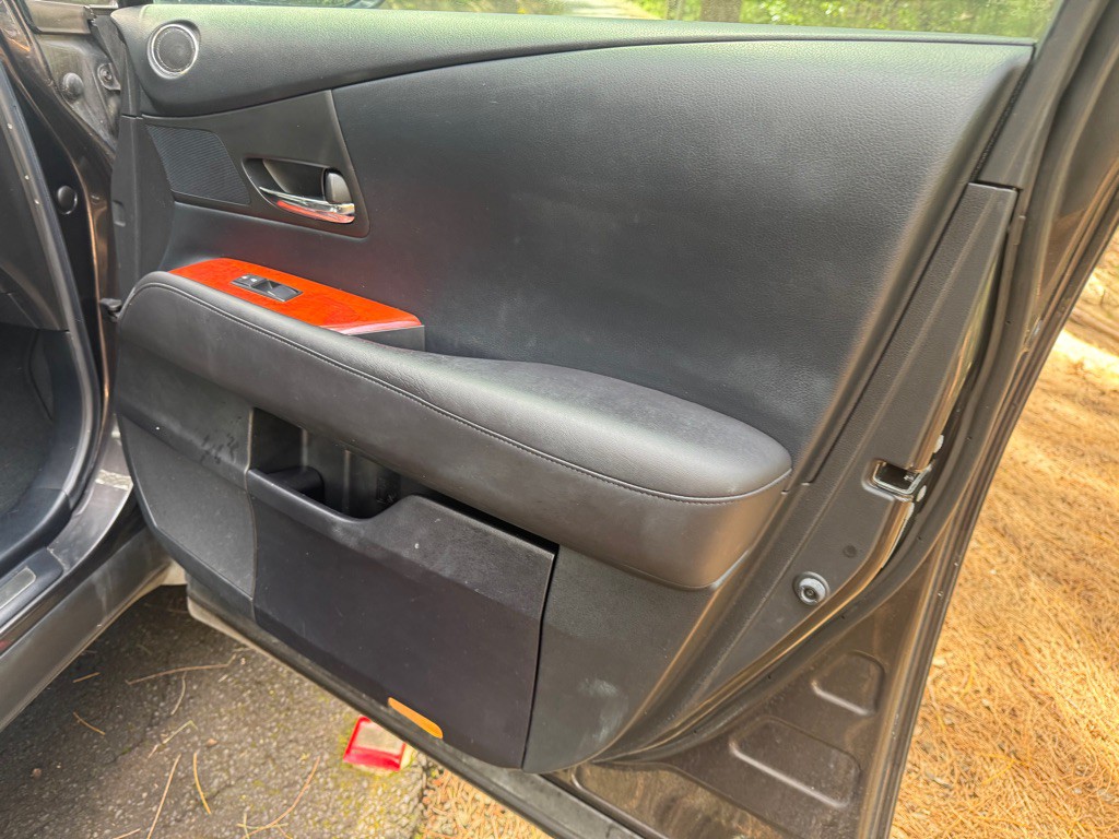 2010 Lexus RX Image 21