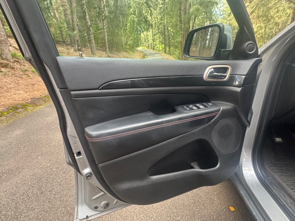 2016 Jeep Grand Cherokee Image 17