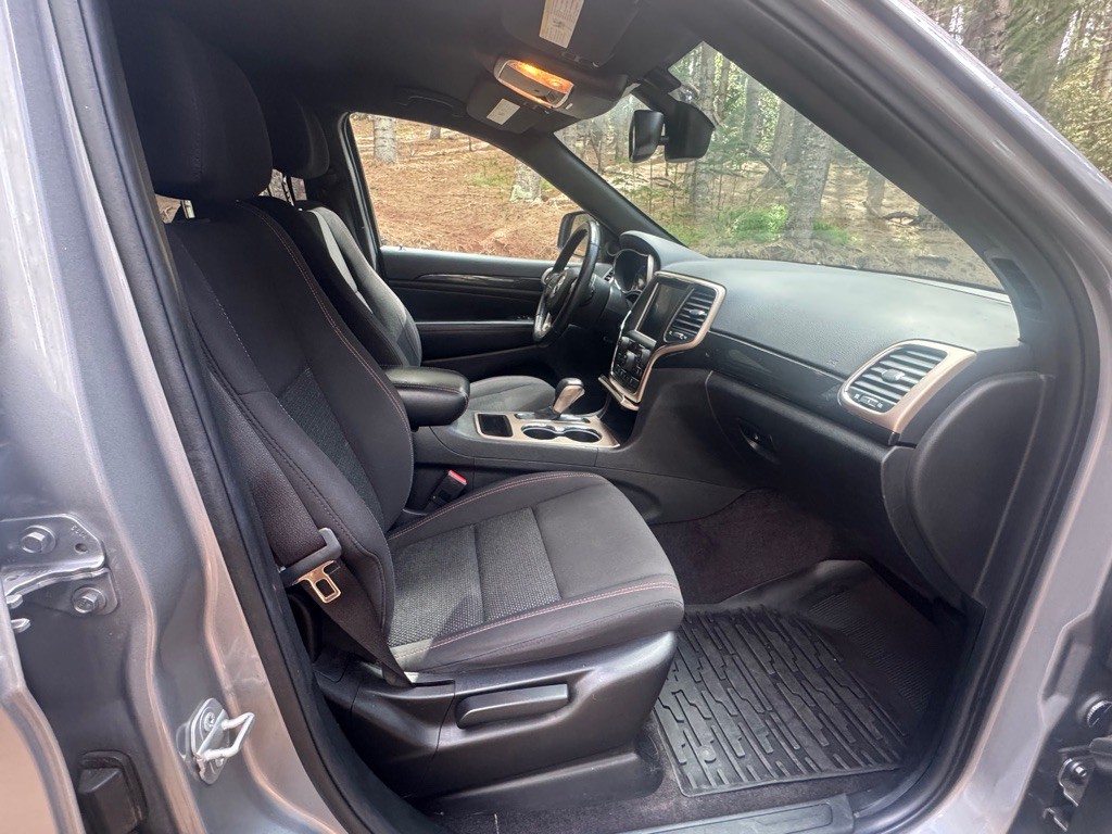 2016 Jeep Grand Cherokee Image 23