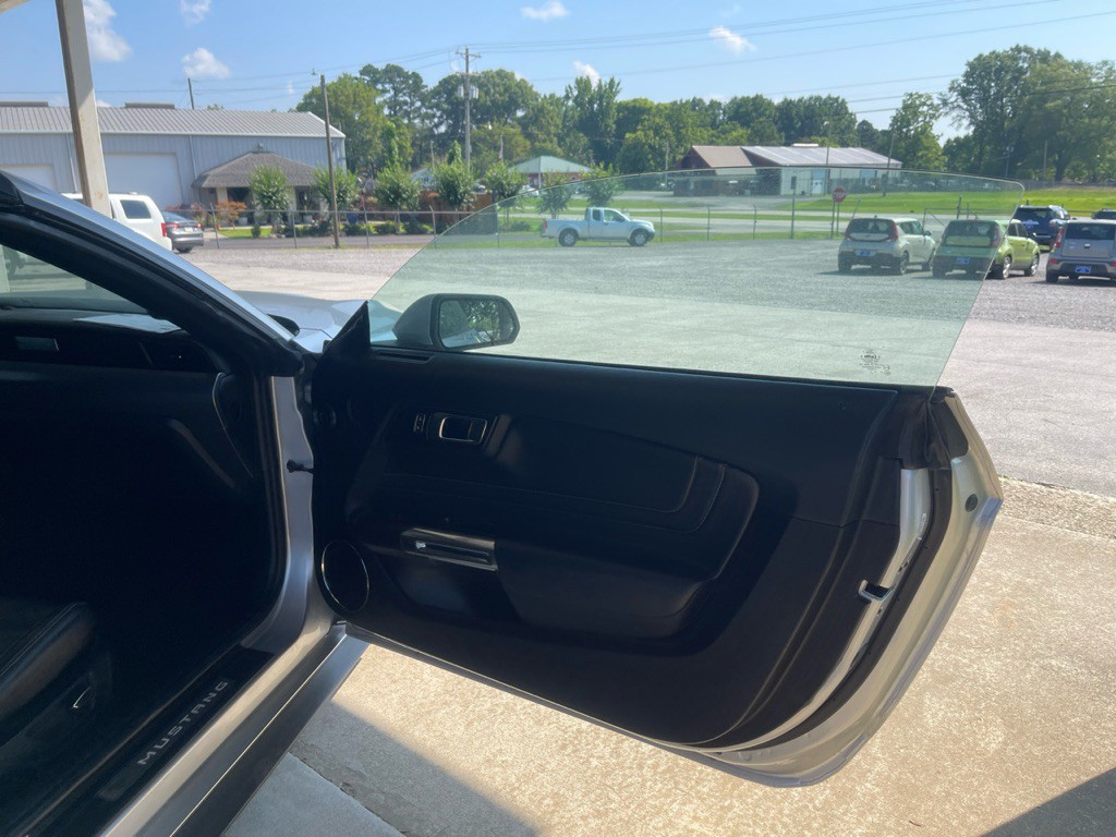 2019 Ford Mustang Image 15