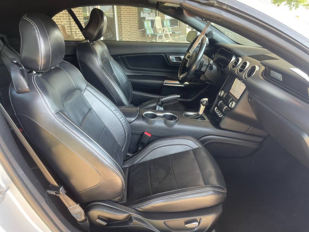 2019 Ford Mustang Image 16