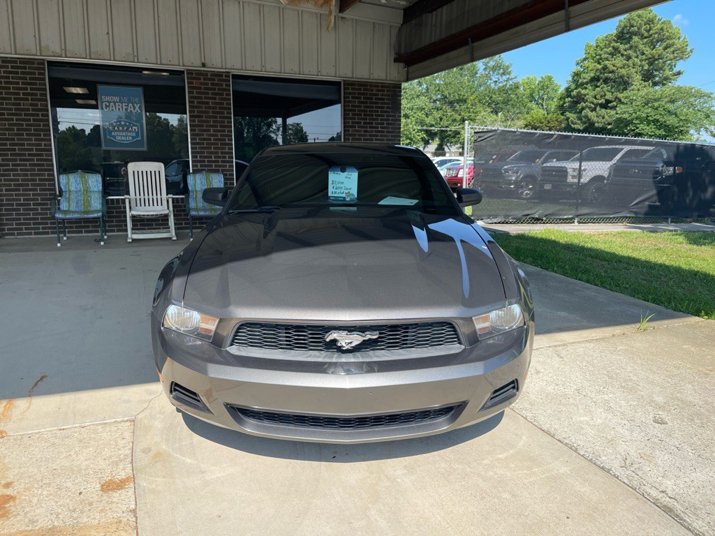 2011 Ford Mustang Image 2