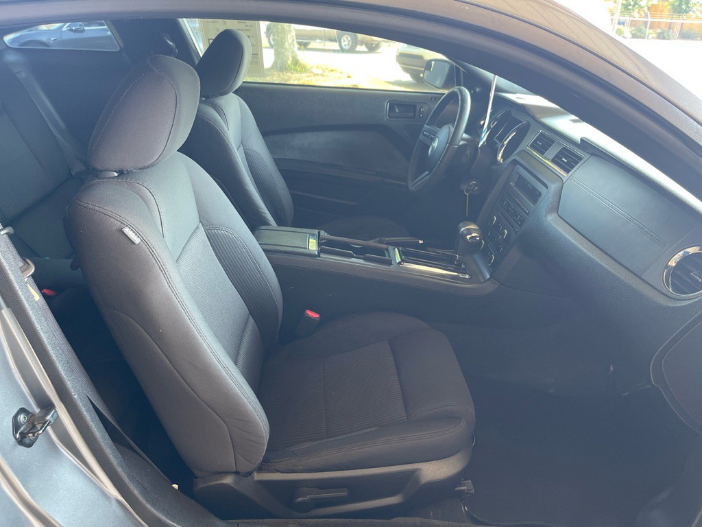 2011 Ford Mustang Image 16