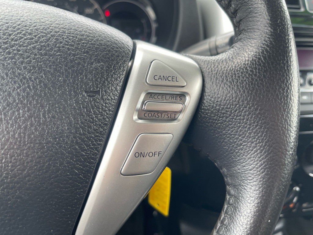 2015 Nissan Versa Image 9