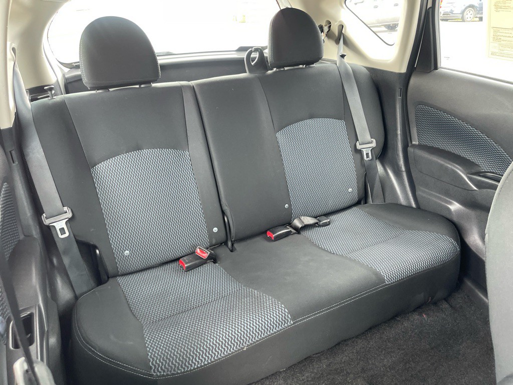 2015 Nissan Versa Image 19