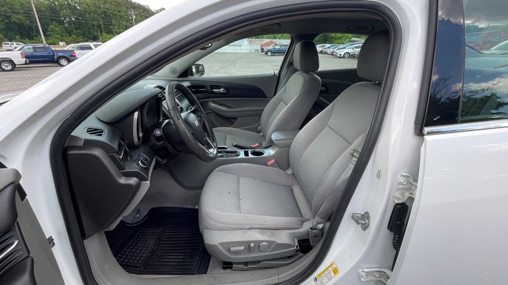 2015 Chevrolet Malibu Image 12