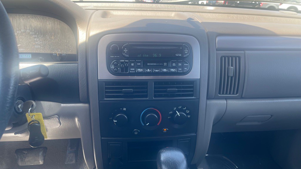 2004 Jeep Grand Cherokee Image 10