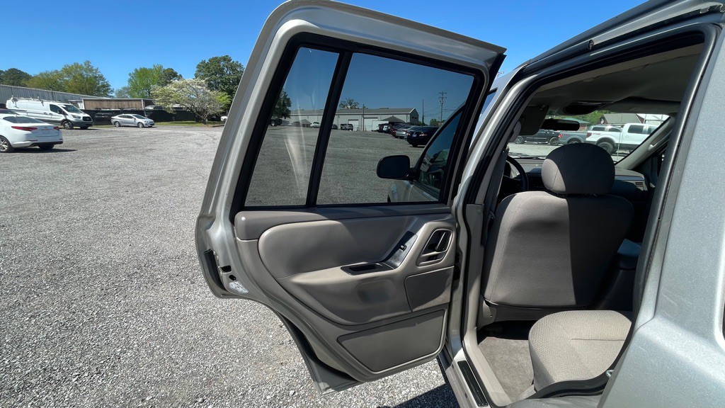 2004 Jeep Grand Cherokee Image 15