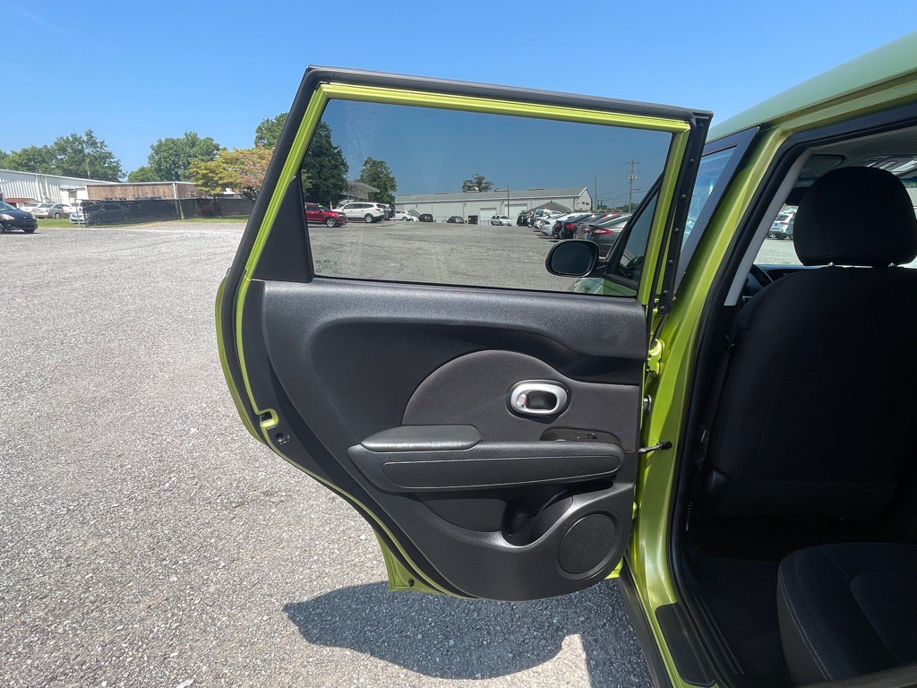 2014 Kia Soul Image 16