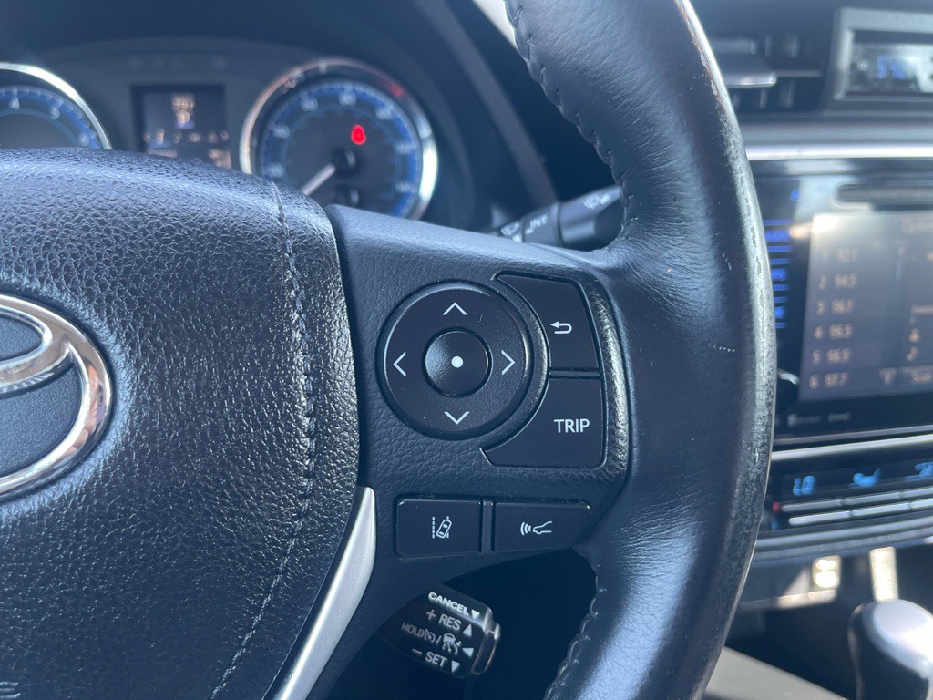 2017 Toyota Corolla Image 8