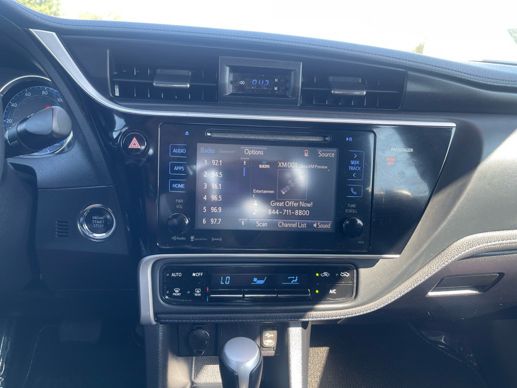 2017 Toyota Corolla Image 10