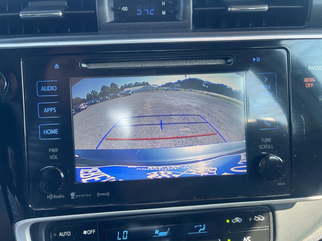 2017 Toyota Corolla Image 11