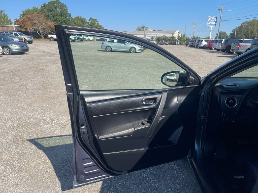 2017 Toyota Corolla Image 13