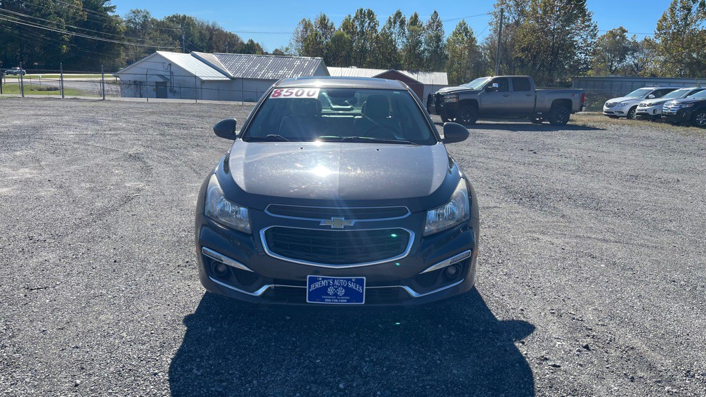 2015 Chevrolet Cruze Image 2