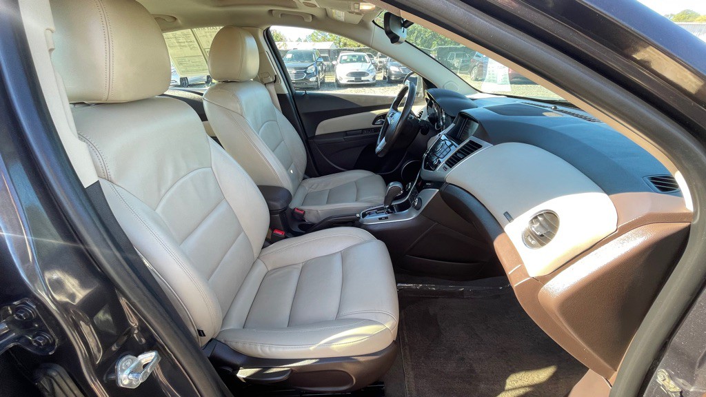 2015 Chevrolet Cruze Image 17