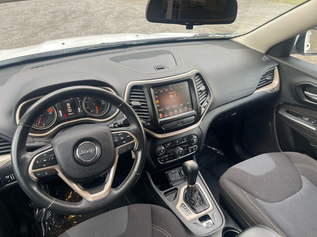 2016 Jeep Cherokee Image 5