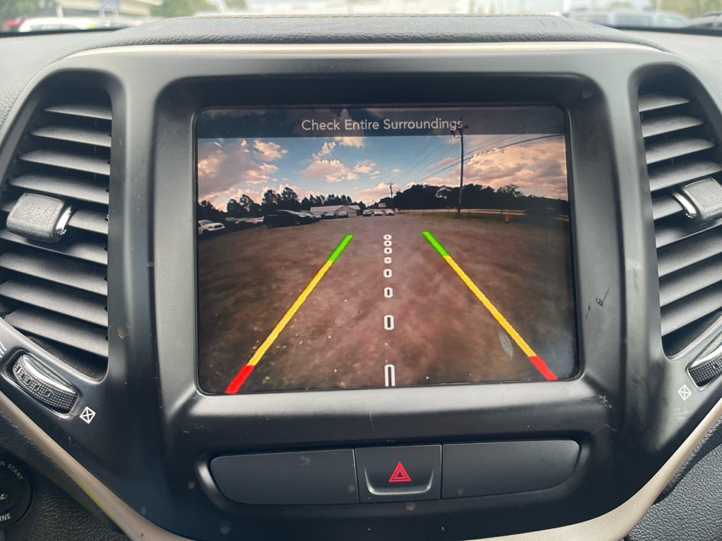 2016 Jeep Cherokee Image 11