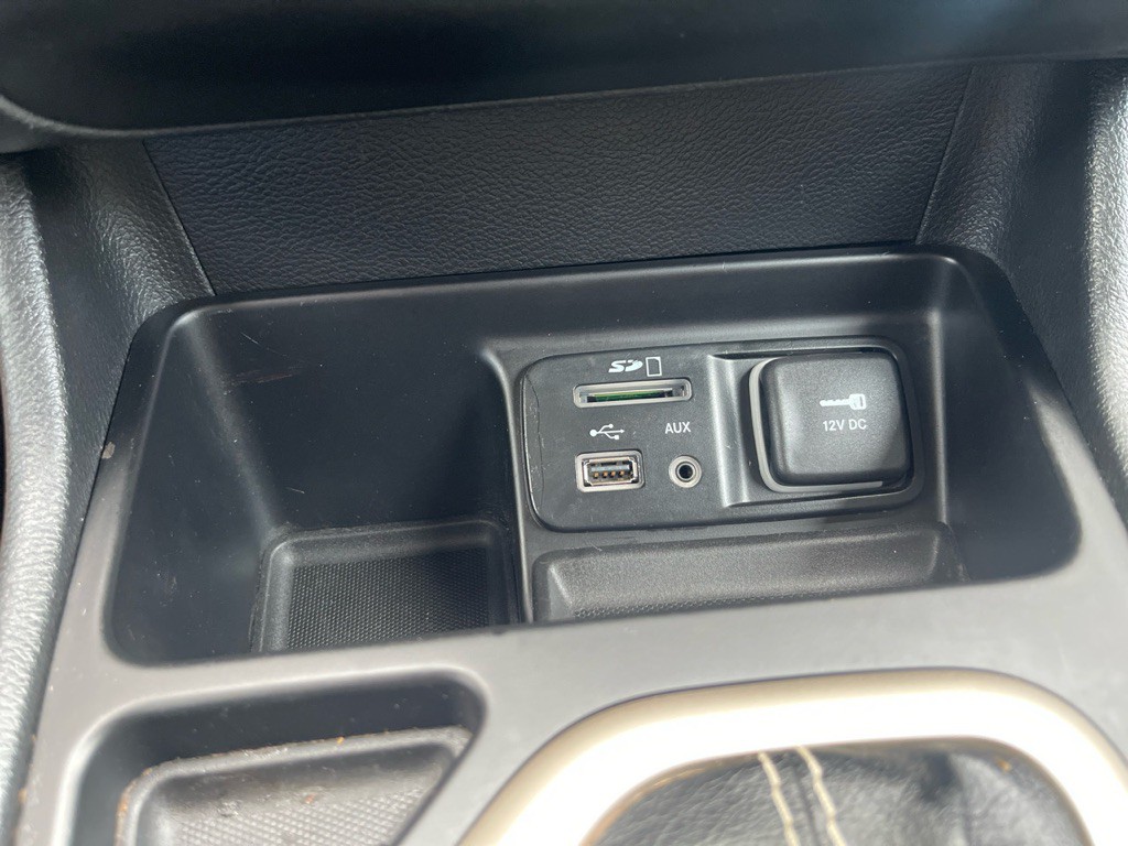 2016 Jeep Cherokee Image 12