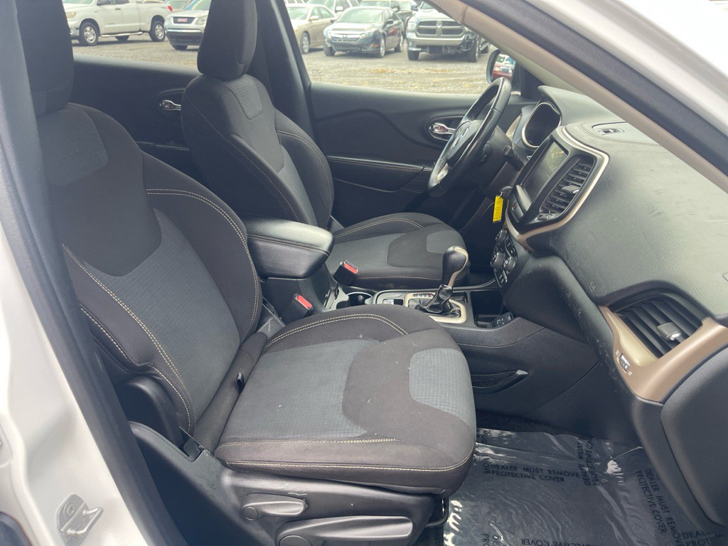 2016 Jeep Cherokee Image 16