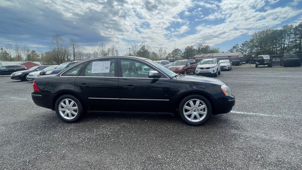 2005 Ford Five Hundred Image 2