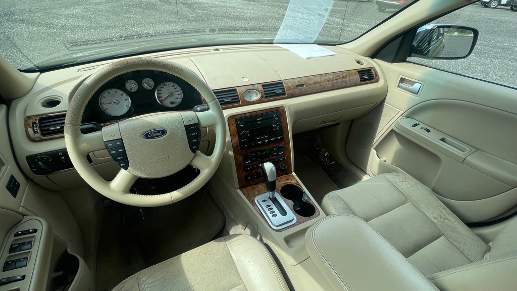 2005 Ford Five Hundred Image 4