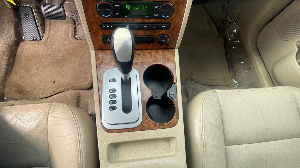 2005 Ford Five Hundred Image 6