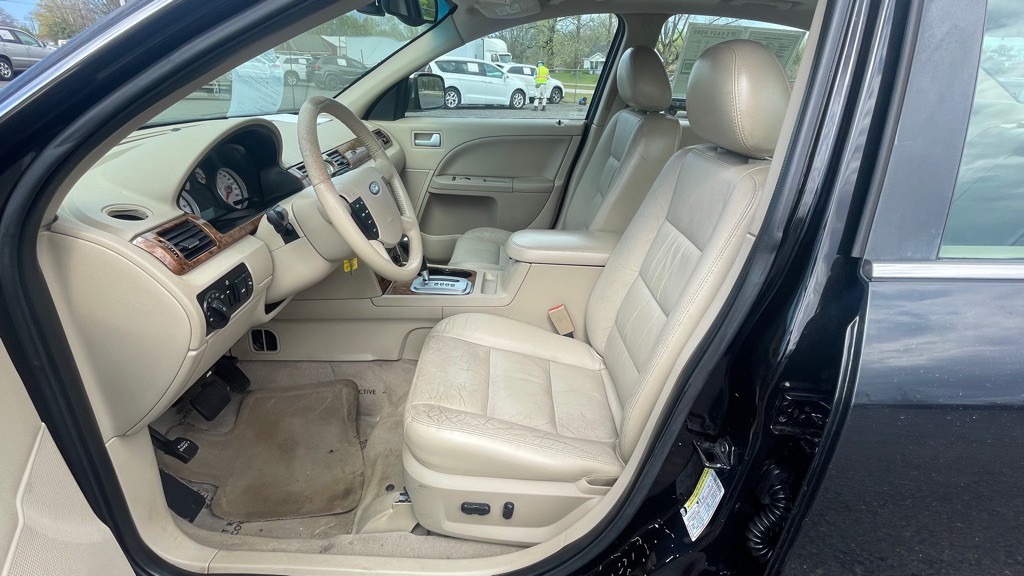 2005 Ford Five Hundred Image 10