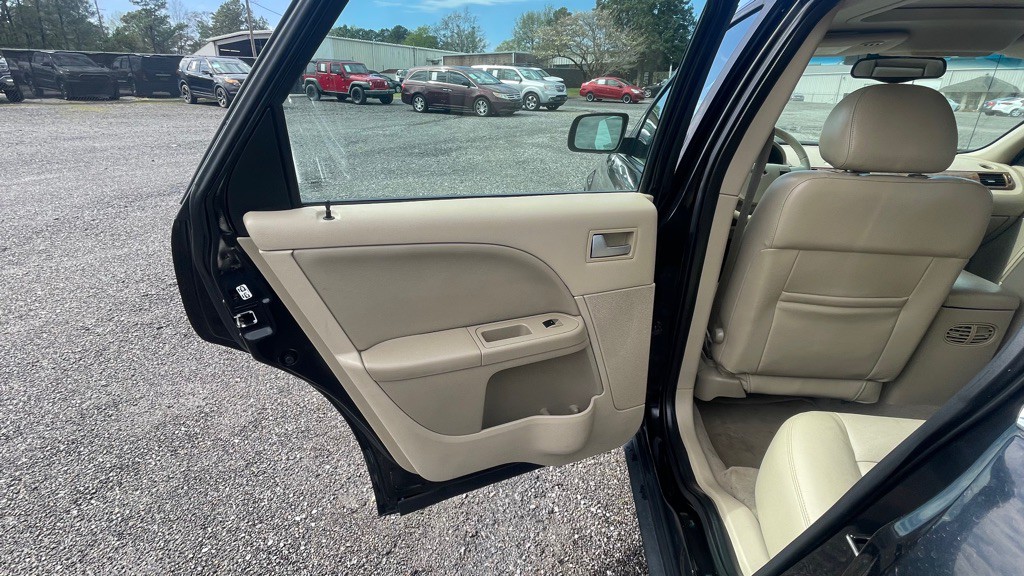 2005 Ford Five Hundred Image 12