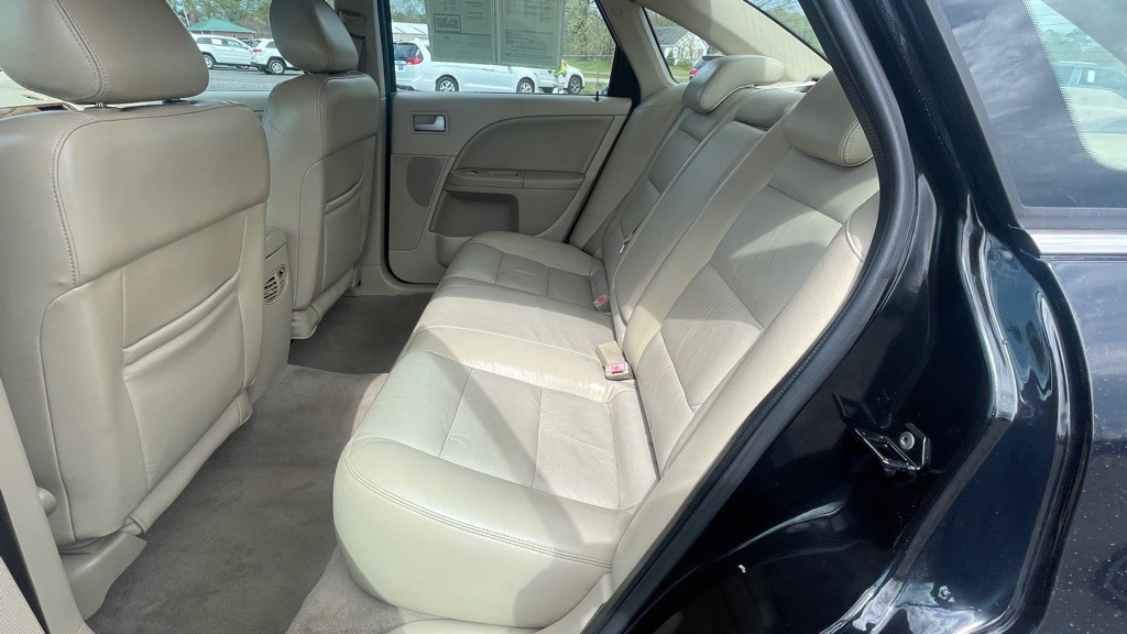 2005 Ford Five Hundred Image 13