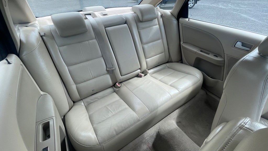 2005 Ford Five Hundred Image 14