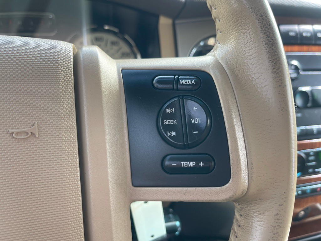 2007 Ford Expedition Image 8