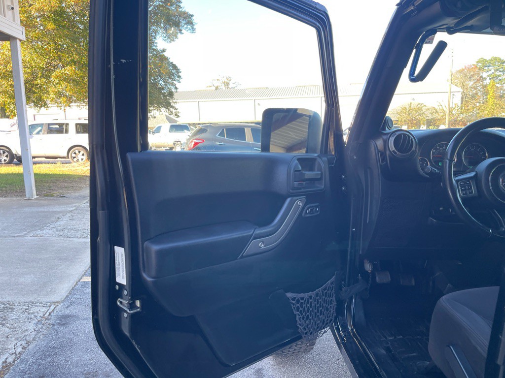 2013 Jeep Wrangler Unlimited Image 11